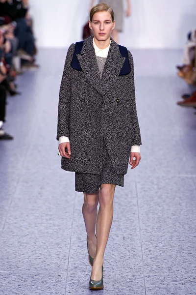 Look 24